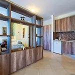 アパート Mandani Luxury